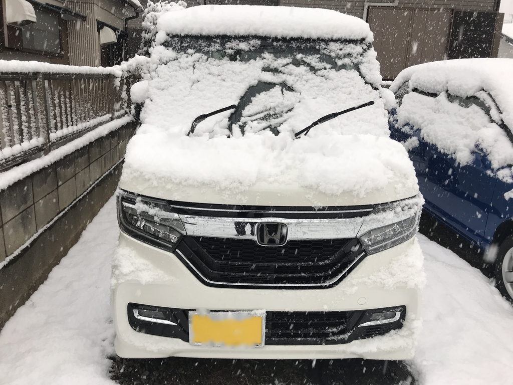 数年ぶりの大雪なのでワイパーを立てておきました My N Boxはツートンカラーからホワイト一色のボディへｗ N Box For Life Honda N Box Customブログ