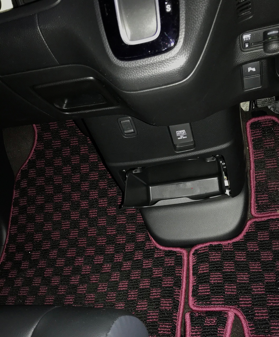 新型n Box N Boxカスタムのベンチシート仕様のみついている便利な装備 N Box For Life Honda N Box Customブログ