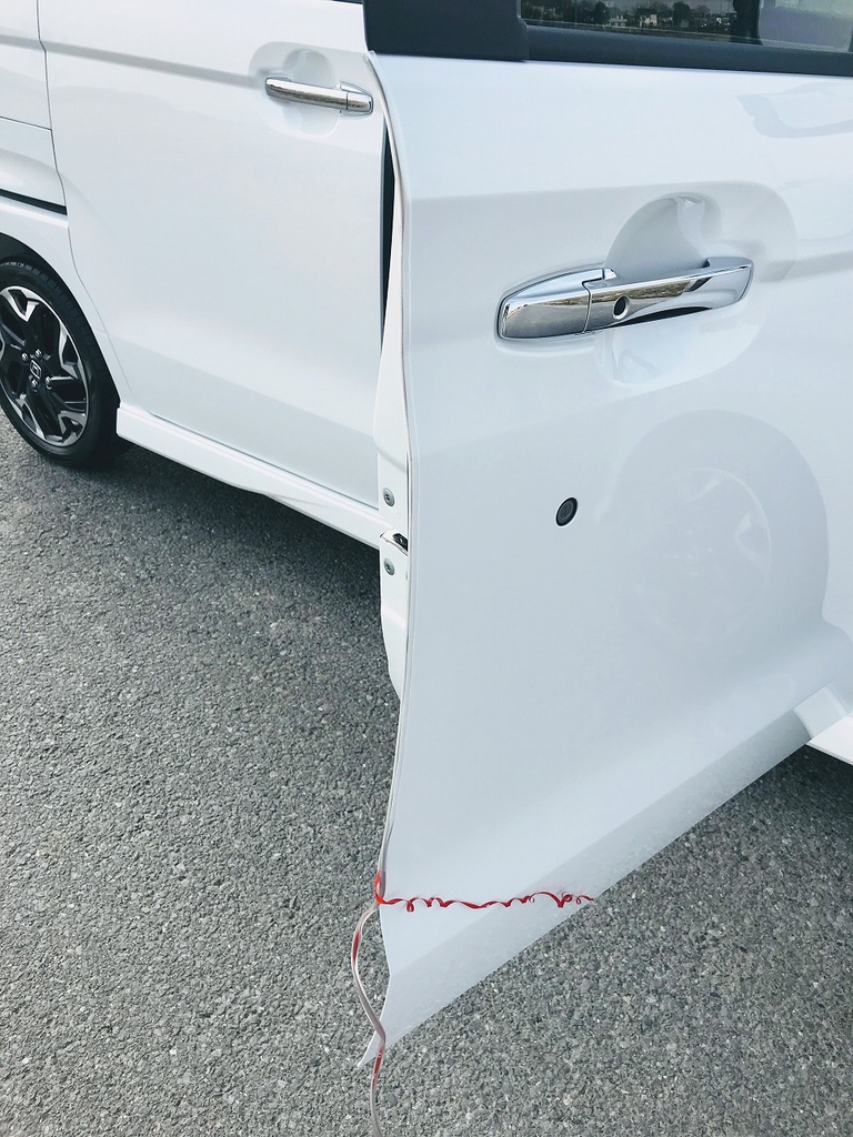 N Boxのドア開閉時のキズ防止に透明のドアエッジモールを取り付けています N Box For Life Honda N Box Customブログ