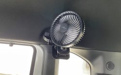 そろそろ扇風機の季節になってきたのでN-BOXカスタムに「Keyniceミニ扇風機」を設置しました＼(^o^)／